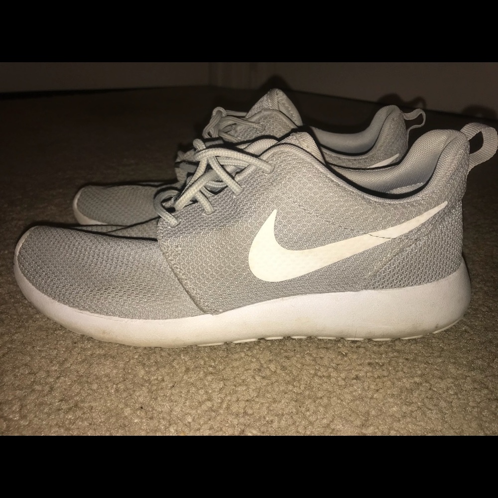 Nike roshes